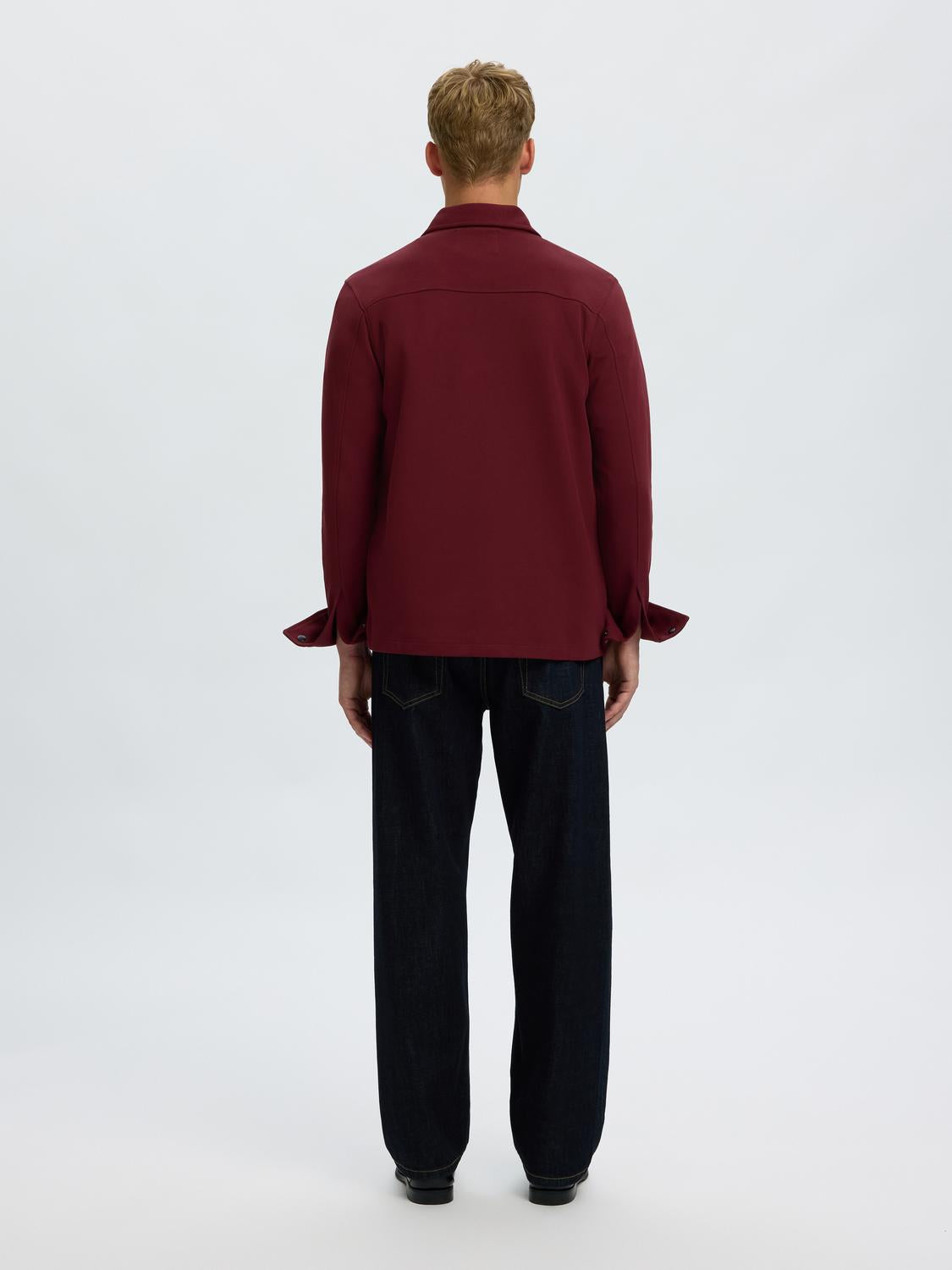 model_shot-back